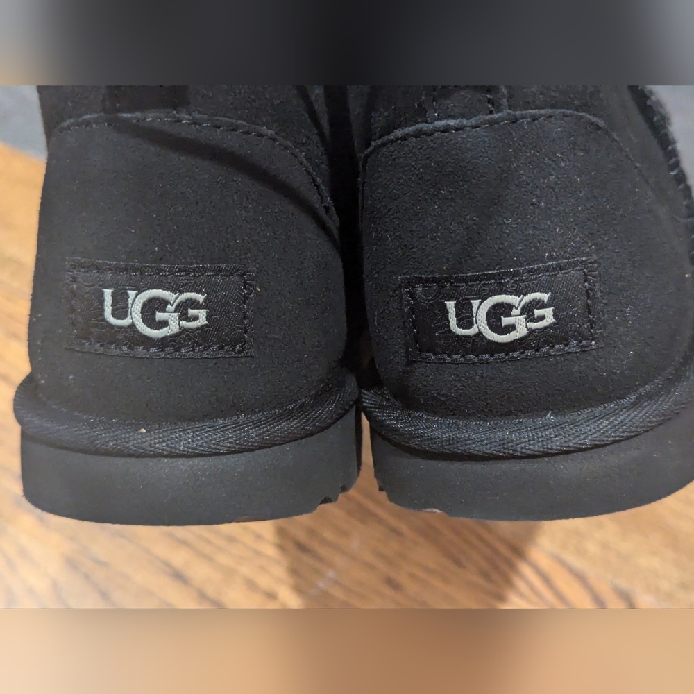 UGG Boot - Picture 9 of 10